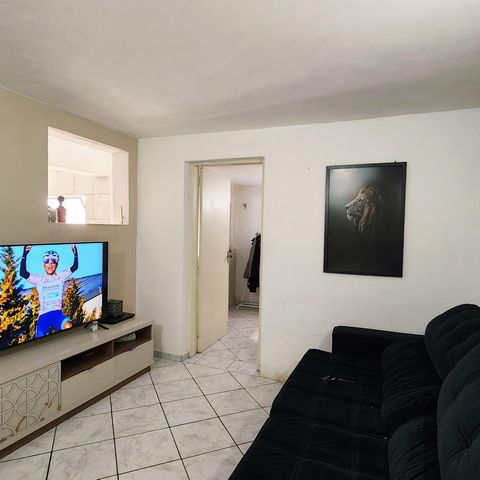 Casa à venda com 300m², 4 quartos e 3 vagas Casa à venda com 300m², 4 quartos e 3 vagasSala de TV