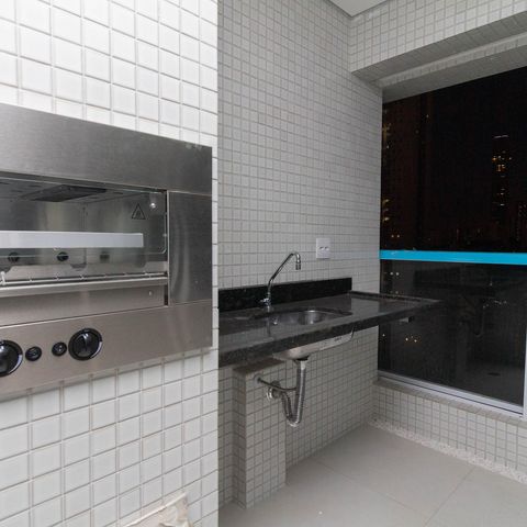 Apartamento à venda com 81m², 2 quartos e 2 vagasVaranda Sala e Cozinha