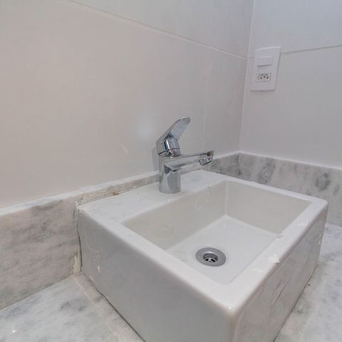 Apartamento à venda com 81m², 2 quartos e 2 vagasBanheiro do Quarto 2