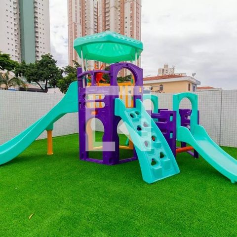 Apartamento à venda com 81m², 2 quartos e 2 vagasÁrea comum - Playground