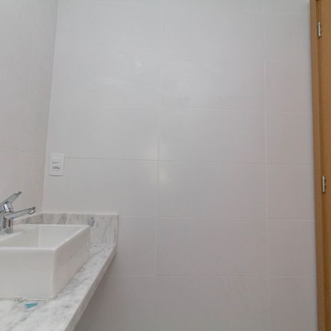 Apartamento à venda com 81m², 2 quartos e 2 vagasBanheiro do Quarto 2