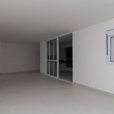 Apartamento à venda com 81m², 2 quartos e 2 vagasSala e Cozinha