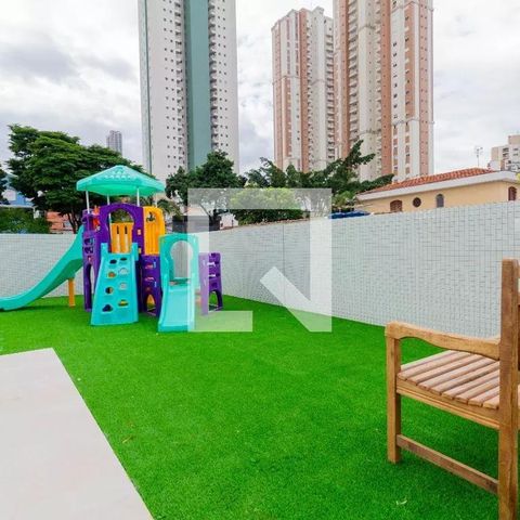 Apartamento à venda com 81m², 2 quartos e 2 vagasÁrea comum - Playground