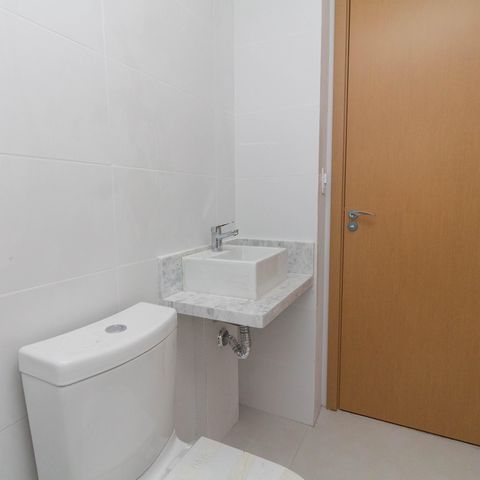Apartamento à venda com 81m², 2 quartos e 2 vagasBanheiro do Quarto 1