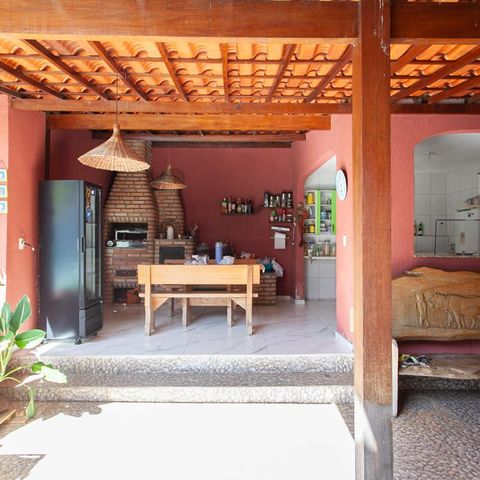 Casa à venda com 360m², 5 quartos e 2 vagas Casa à venda com 360m², 5 quartos e 2 vagasEspaço Gourmet