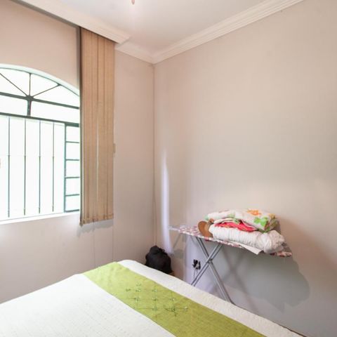 Casa à venda com 360m², 5 quartos e 2 vagas Casa à venda com 360m², 5 quartos e 2 vagasQuarto 4