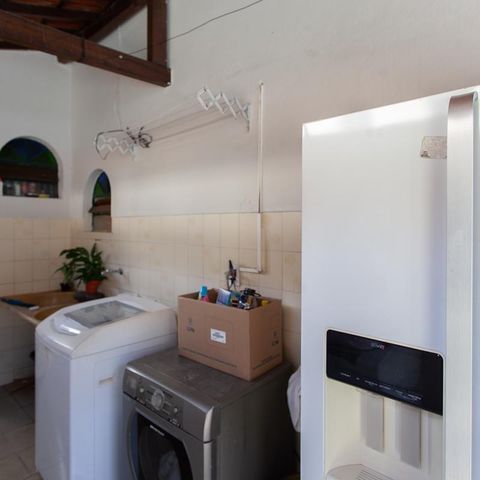 Casa à venda com 360m², 5 quartos e 2 vagas Casa à venda com 360m², 5 quartos e 2 vagasÁrea de Serviço