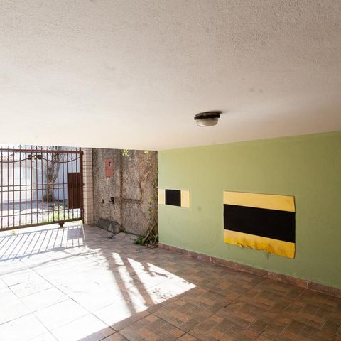 Casa à venda com 360m², 5 quartos e 2 vagas Casa à venda com 360m², 5 quartos e 2 vagasGaragem