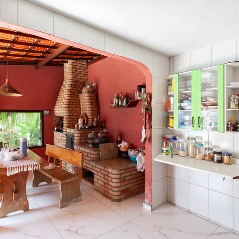 Casa à venda com 360m², 5 quartos e 2 vagas Casa à venda com 360m², 5 quartos e 2 vagasEspaço Gourmet