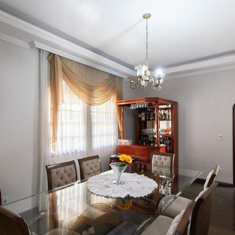 Casa à venda com 360m², 5 quartos e 2 vagas Casa à venda com 360m², 5 quartos e 2 vagasSala 2