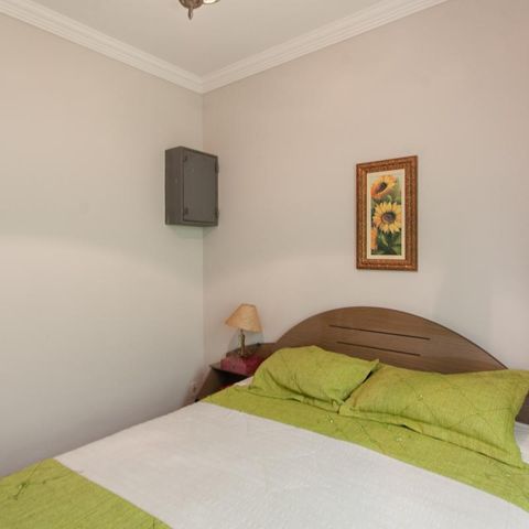 Casa à venda com 360m², 5 quartos e 2 vagas Casa à venda com 360m², 5 quartos e 2 vagasQuarto 4
