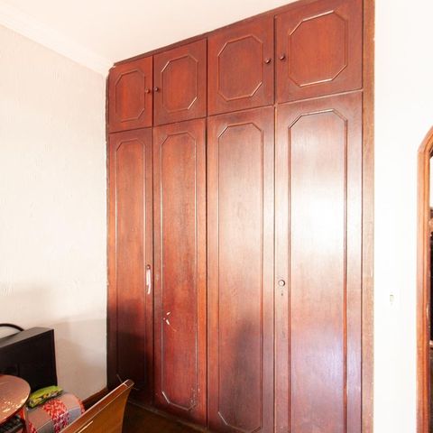 Casa à venda com 360m², 5 quartos e 2 vagas Casa à venda com 360m², 5 quartos e 2 vagasQuarto 2