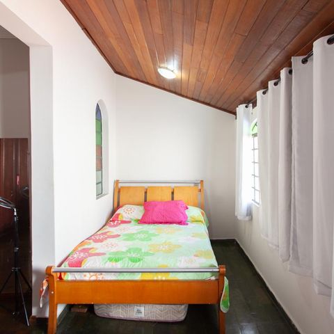 Casa à venda com 360m², 5 quartos e 2 vagas Casa à venda com 360m², 5 quartos e 2 vagasQuarto 2