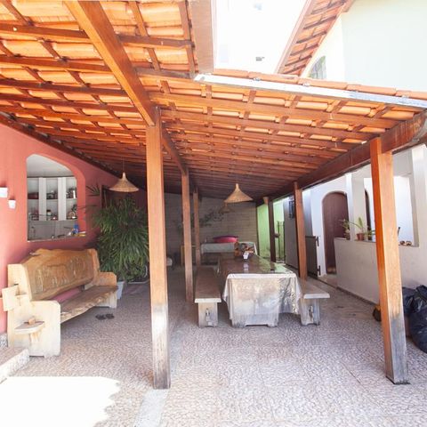 Casa à venda com 360m², 5 quartos e 2 vagas Casa à venda com 360m², 5 quartos e 2 vagasEspaço Gourmet