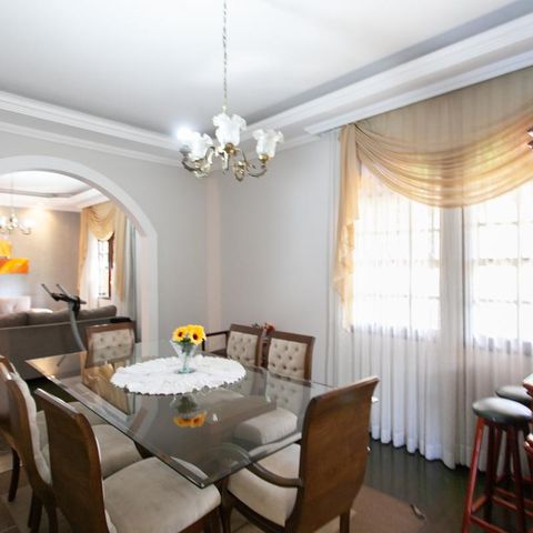 Casa à venda com 360m², 5 quartos e 2 vagas Casa à venda com 360m², 5 quartos e 2 vagasSala 2