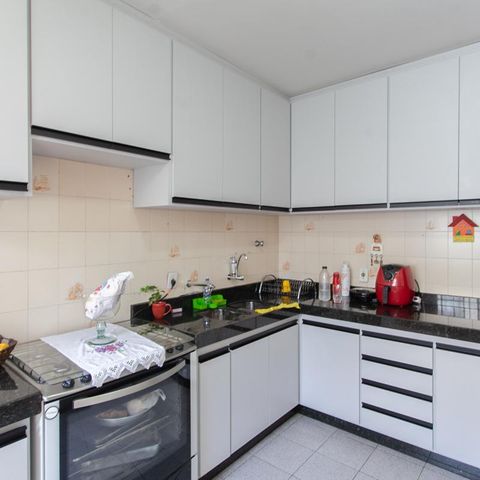 Casa à venda com 360m², 5 quartos e 2 vagas Casa à venda com 360m², 5 quartos e 2 vagasCozinha