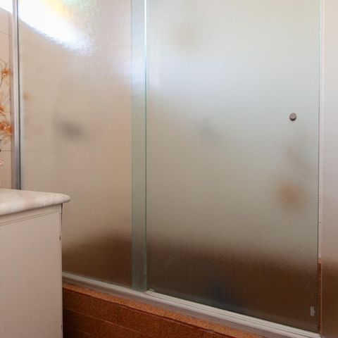 Casa à venda com 360m², 5 quartos e 2 vagas Casa à venda com 360m², 5 quartos e 2 vagasBanheiro Social