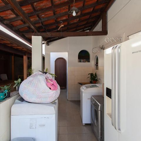 Casa à venda com 360m², 5 quartos e 2 vagas Casa à venda com 360m², 5 quartos e 2 vagasÁrea de Serviço