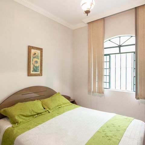 Casa à venda com 360m², 5 quartos e 2 vagas Casa à venda com 360m², 5 quartos e 2 vagasQuarto 4