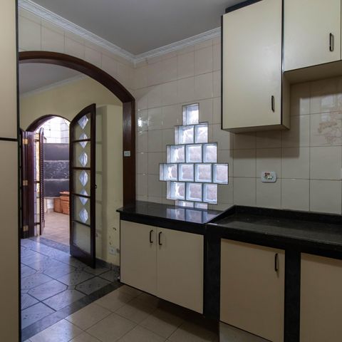 Casa à venda com 300m², 3 quartos e 3 vagas Casa à venda com 300m², 3 quartos e 3 vagasCozinha
