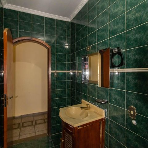Casa à venda com 300m², 3 quartos e 3 vagas Casa à venda com 300m², 3 quartos e 3 vagasBanheiro Social