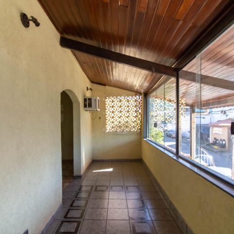 Casa à venda com 300m², 3 quartos e 3 vagas Casa à venda com 300m², 3 quartos e 3 vagasVaranda da Suíte