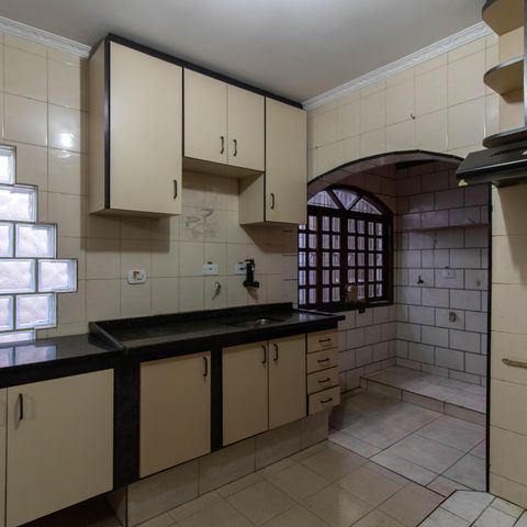 Casa à venda com 300m², 3 quartos e 3 vagas Casa à venda com 300m², 3 quartos e 3 vagasCozinha