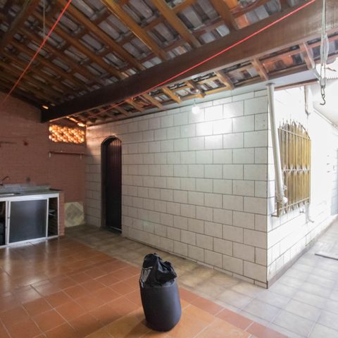 Casa à venda com 300m², 3 quartos e 3 vagas Casa à venda com 300m², 3 quartos e 3 vagasÁrea Externa
