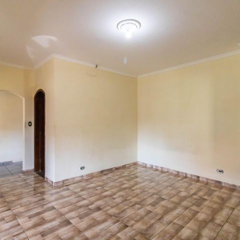 Casa à venda com 300m², 3 quartos e 3 vagas Casa à venda com 300m², 3 quartos e 3 vagasSuíte