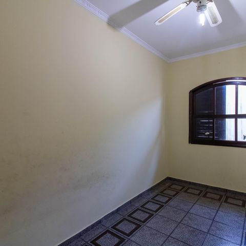 Casa à venda com 300m², 3 quartos e 3 vagas Casa à venda com 300m², 3 quartos e 3 vagasQuarto 2