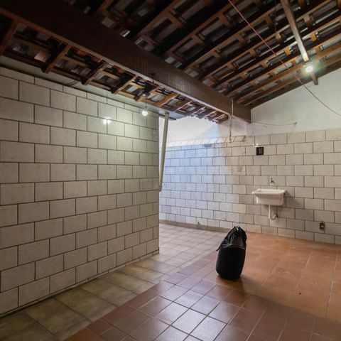 Casa à venda com 300m², 3 quartos e 3 vagas Casa à venda com 300m², 3 quartos e 3 vagasÁrea Externa