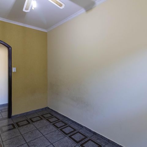 Casa à venda com 300m², 3 quartos e 3 vagas Casa à venda com 300m², 3 quartos e 3 vagasQuarto 2