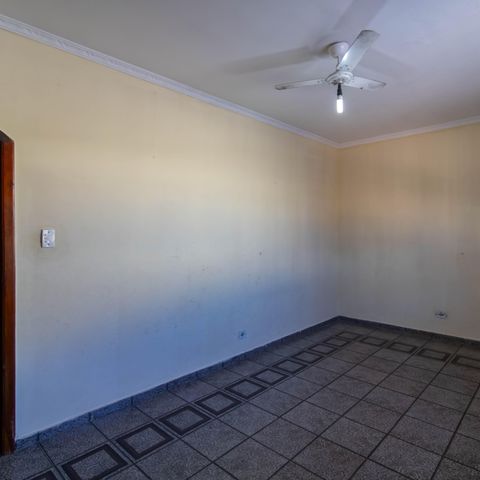 Casa à venda com 300m², 3 quartos e 3 vagas Casa à venda com 300m², 3 quartos e 3 vagasQuarto 1