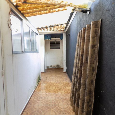 Casa à venda com 165m², 3 quartos e 2 vagas Casa à venda com 165m², 3 quartos e 2 vagasHall de Distribuição da área Externa