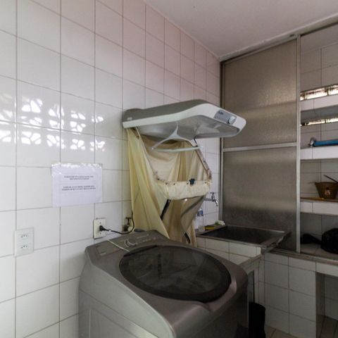 Casa à venda com 165m², 3 quartos e 2 vagas Casa à venda com 165m², 3 quartos e 2 vagasÁrea de Serviço