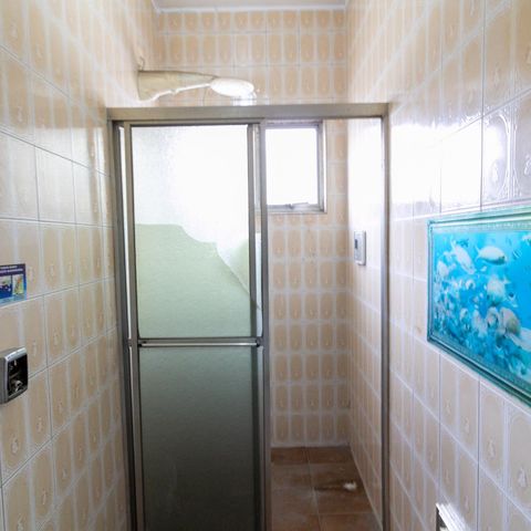 Casa à venda com 165m², 3 quartos e 2 vagas Casa à venda com 165m², 3 quartos e 2 vagasBanheiro Escritório