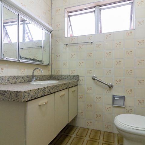 Casa à venda com 165m², 3 quartos e 2 vagas Casa à venda com 165m², 3 quartos e 2 vagasBanheiro da Suíte 1