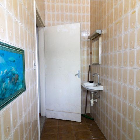 Casa à venda com 165m², 3 quartos e 2 vagas Casa à venda com 165m², 3 quartos e 2 vagasBanheiro Escritório