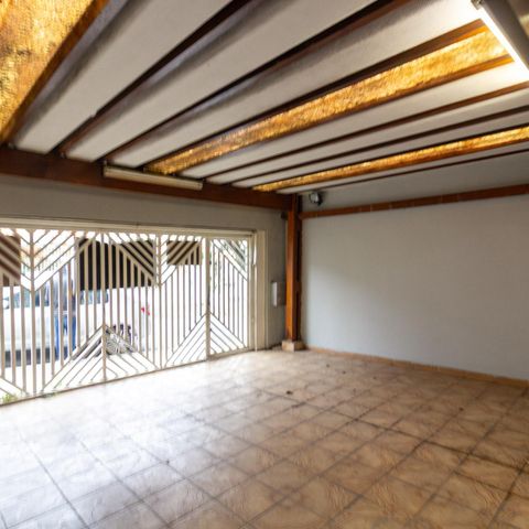 Casa à venda com 165m², 3 quartos e 2 vagas Casa à venda com 165m², 3 quartos e 2 vagasGaragem