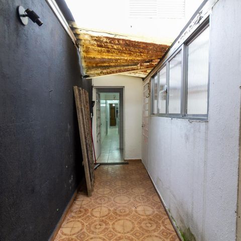 Casa à venda com 165m², 3 quartos e 2 vagas Casa à venda com 165m², 3 quartos e 2 vagasHall de Distribuição da área Externa