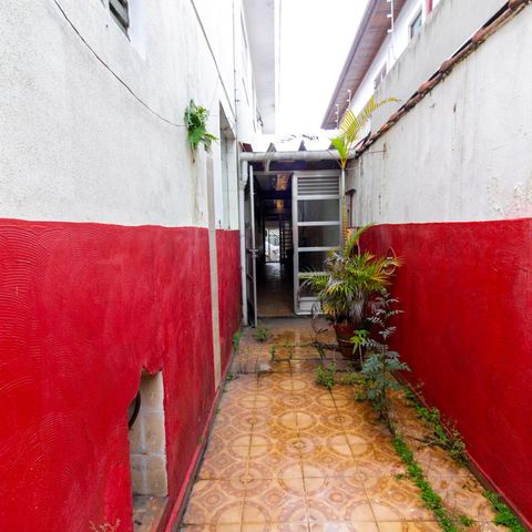 Casa à venda com 165m², 3 quartos e 2 vagas Casa à venda com 165m², 3 quartos e 2 vagasQuintal