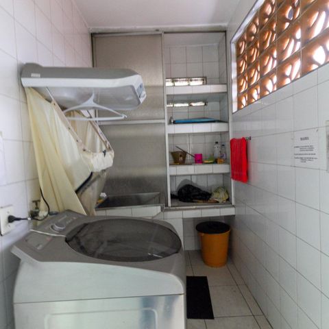 Casa à venda com 165m², 3 quartos e 2 vagas Casa à venda com 165m², 3 quartos e 2 vagasÁrea de Serviço