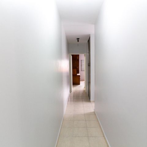Casa à venda com 165m², 3 quartos e 2 vagas Casa à venda com 165m², 3 quartos e 2 vagasHall