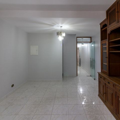 Casa à venda com 165m², 3 quartos e 2 vagas Casa à venda com 165m², 3 quartos e 2 vagasSala de Estar