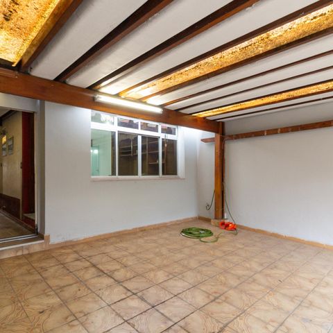 Casa à venda com 165m², 3 quartos e 2 vagas Casa à venda com 165m², 3 quartos e 2 vagasGaragem