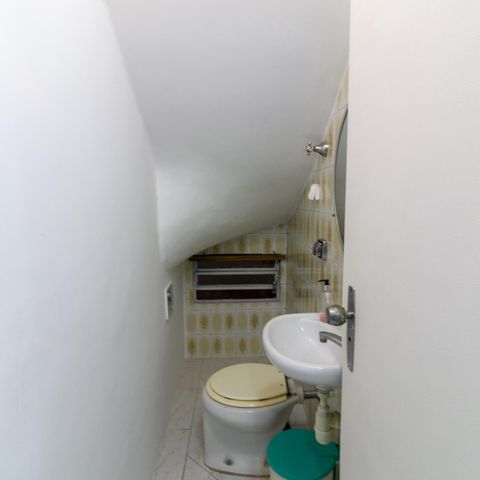 Casa à venda com 165m², 3 quartos e 2 vagas Casa à venda com 165m², 3 quartos e 2 vagasLavabo