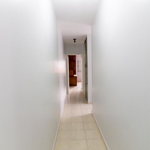 Casa à venda com 165m², 3 quartos e 2 vagas Casa à venda com 165m², 3 quartos e 2 vagasHall