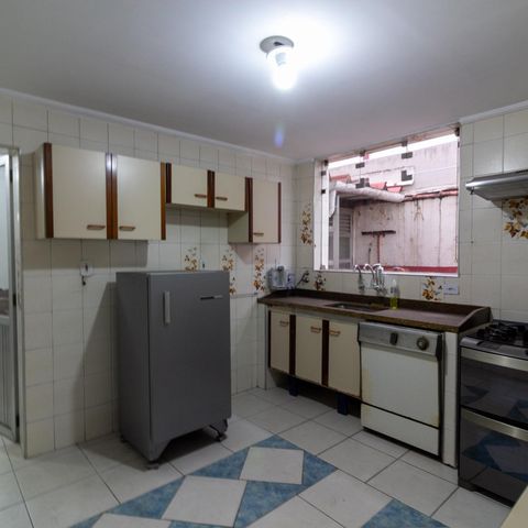 Casa à venda com 165m², 3 quartos e 2 vagas Casa à venda com 165m², 3 quartos e 2 vagasCozinha