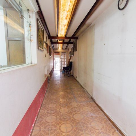 Casa à venda com 165m², 3 quartos e 2 vagas Casa à venda com 165m², 3 quartos e 2 vagasAcesso à garagem