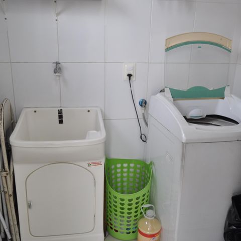 Casa de condomínio à venda com 110m², 4 quartos e 1 vagaLavanderia